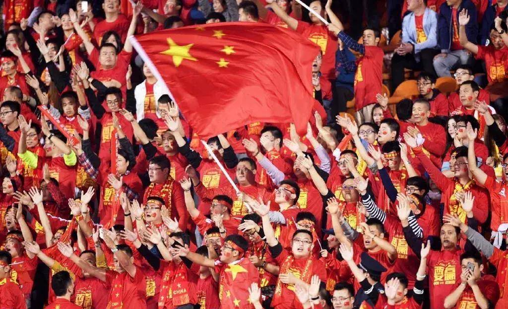 阿扎伦卡重要时刻重要助攻，TL带队取胜！赛场气氛高涨